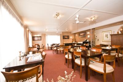 Quality Inn Country Plaza Queanbeyan - Mackay Tourism 3