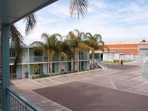 Commodore Motor Inn Mildura - Mackay Tourism 4