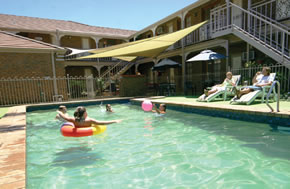 City Colonial Motor Inn - Mackay Tourism 0