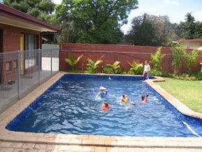 Golden Chain Murray River Motel - Mackay Tourism 3