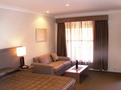 Parkes Int Motor Inn - Mackay Tourism 4