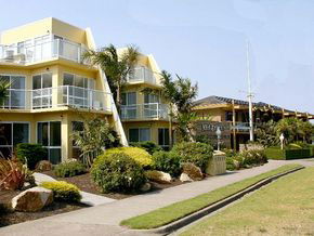 Abel Tasman Motor Inn & Apartments - Mackay Tourism 0