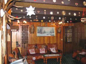 Karelia Alpine Lodge - Mackay Tourism 1