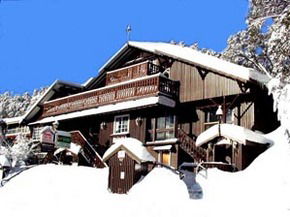 Karelia Alpine Lodge - Mackay Tourism 3