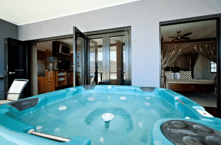 Waterfront Whitsunday Retreat - Mackay Tourism 0