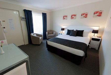 Clare Valley Motel - Mackay Tourism 5
