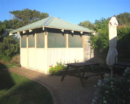 Elliston Apartments - Mackay Tourism 2