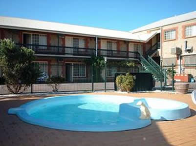 Goolwa Central Motel And Murphys Inn - Mackay Tourism 0