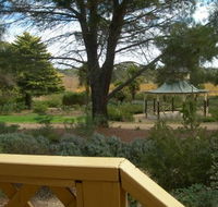Lyndoch Hill Retreat - Mackay Tourism