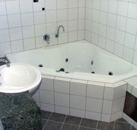 Tasman Beachside Apartments - Mackay Tourism