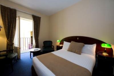 Hadley's Orient Hotel - Mackay Tourism 1