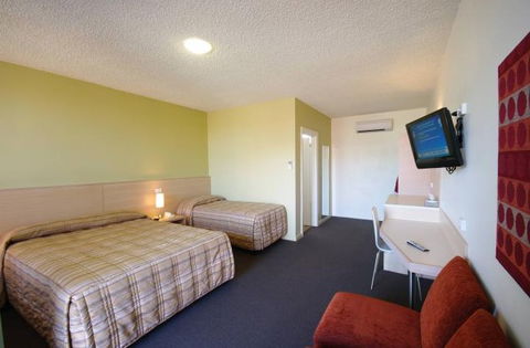 Adelaide Road Motor Lodge - Mackay Tourism 0