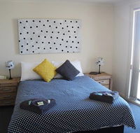 Cliff House Beachfront Villas - Mackay Tourism