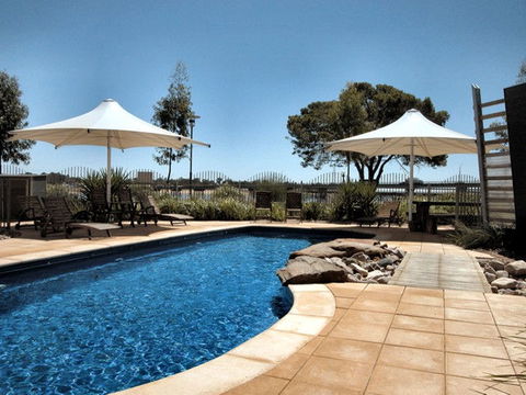 Majestic Oasis Apartments - Mackay Tourism 0