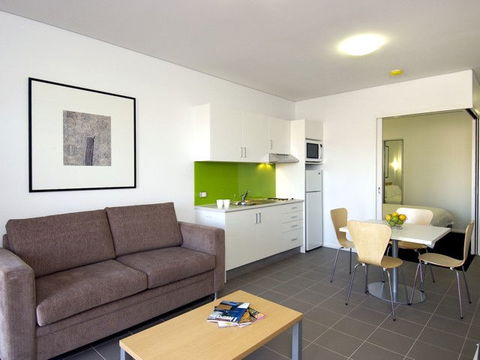 Majestic Oasis Apartments - Mackay Tourism 1