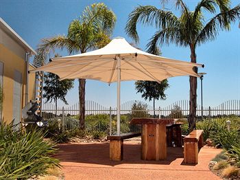 Majestic Oasis Apartments - Mackay Tourism 3