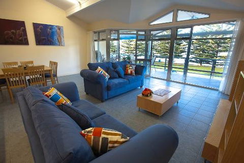 Port Lincoln Foreshore Apartments - Mackay Tourism 3