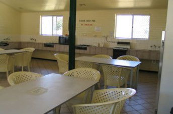 Sunset Beach Holiday Park - Mackay Tourism 2