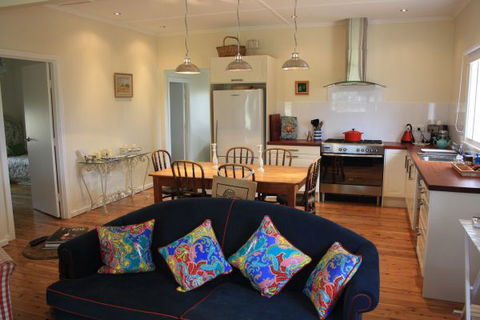 Rabbiter's Hut - Mackay Tourism 2