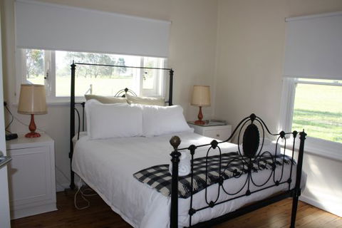 Rabbiter's Hut - Mackay Tourism 3