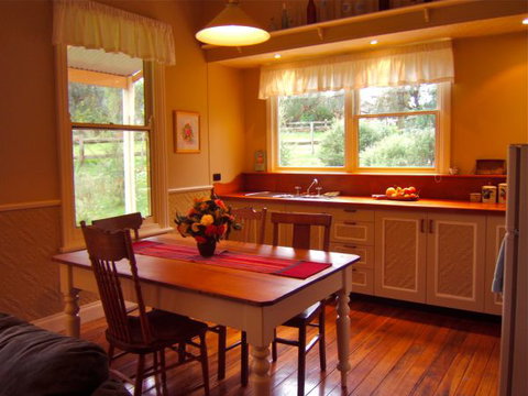 Baranduda Homestead B&B Cottages - Mackay Tourism 1