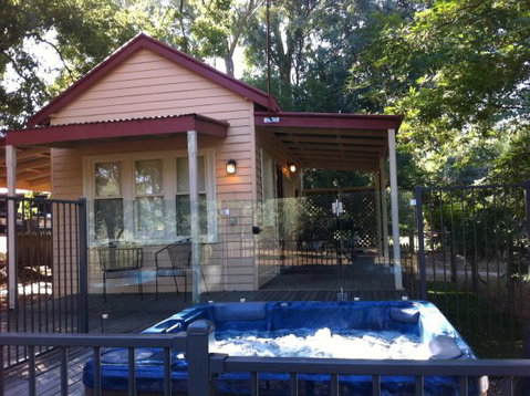 Baranduda Homestead B&B Cottages - Mackay Tourism 5