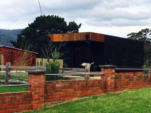 Farm Pod At Twamley Farm - Mackay Tourism 7