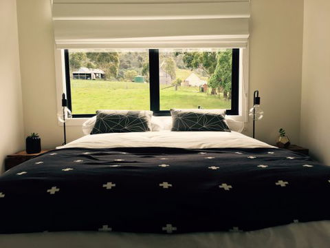 Farm Pod At Twamley Farm - Mackay Tourism 12