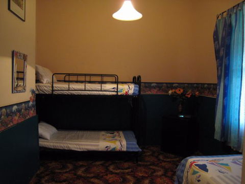 Kingfisher Lodge Edithburgh - Mackay Tourism 3