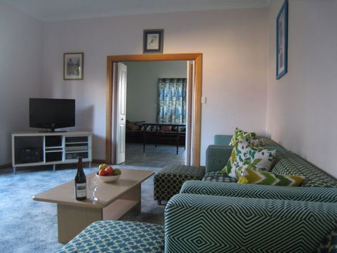 Kingfisher Lodge Edithburgh - Mackay Tourism 6