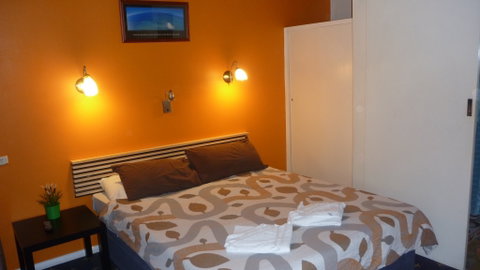 Adelaide Traveller's Inn Backpackers - Mackay Tourism 0