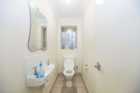 Alpha Homestay - Mackay Tourism 6