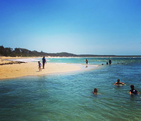 Aurora Beachfront Cottage - Mackay Tourism 3