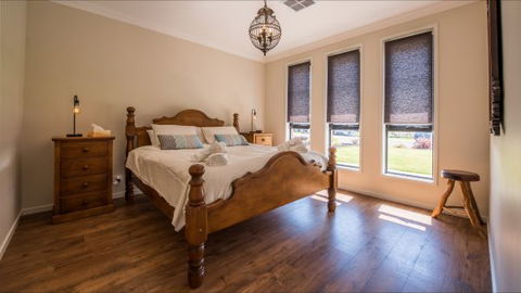 Barossa Family Holiday Home - Mackay Tourism 2