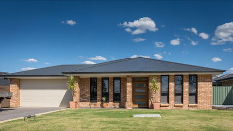 Barossa Family Holiday Home - Mackay Tourism 3