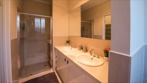 Barossa Family Holiday Home - Mackay Tourism 9