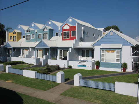 Bluedock Apartments - Mackay Tourism 0