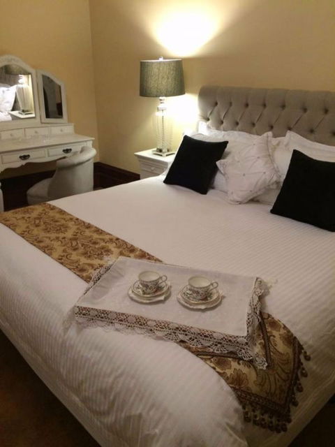 Clifton House And Gardens: Farm Stay Accommodation - Mackay Tourism 1