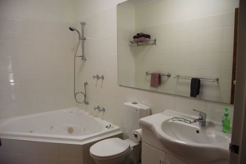 Coranda Lodge B And B - Mackay Tourism 2