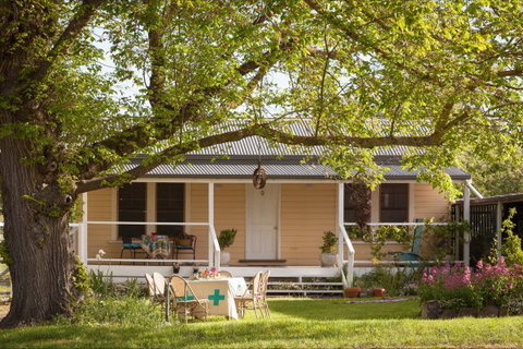 Flop House - Mackay Tourism 8