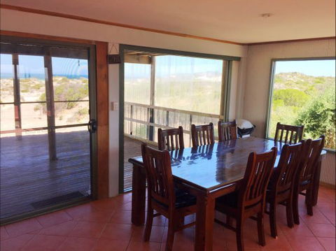 Fowlers Bay Beach House - Mackay Tourism 4
