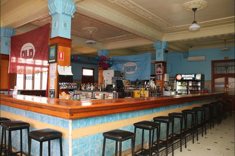 Hotel Corones Charleville - Mackay Tourism 0