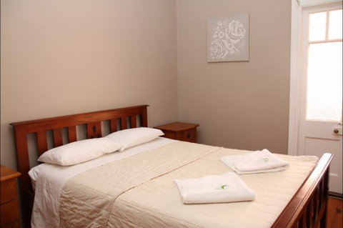 Hotel Corones Charleville - Mackay Tourism 3