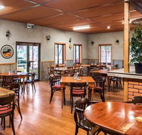 Hungry Horse Hotel Molesworth - Mackay Tourism