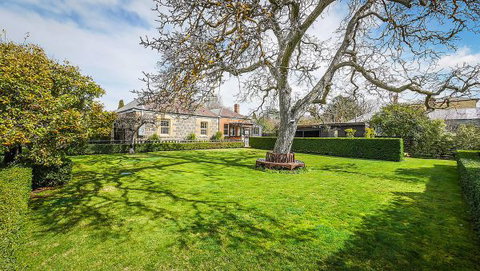 Kyneton Old Rectory - Mackay Tourism 0