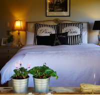 La Perrie Chalet Bed and Breakfast - Mackay Tourism