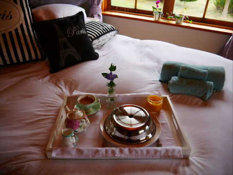 La Perrie Chalet Bed And Breakfast - Mackay Tourism 1