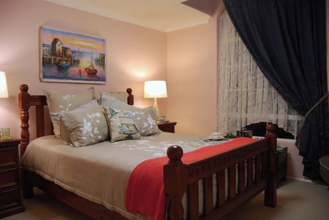 LAuberge Angara Bed And Breakfast - Mackay Tourism 1