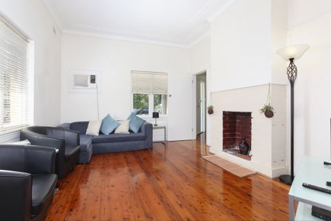 Le Bois Cottage - Mackay Tourism 1