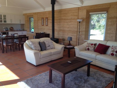 Muntiri Lodge Eco Retreat - Mackay Tourism 2